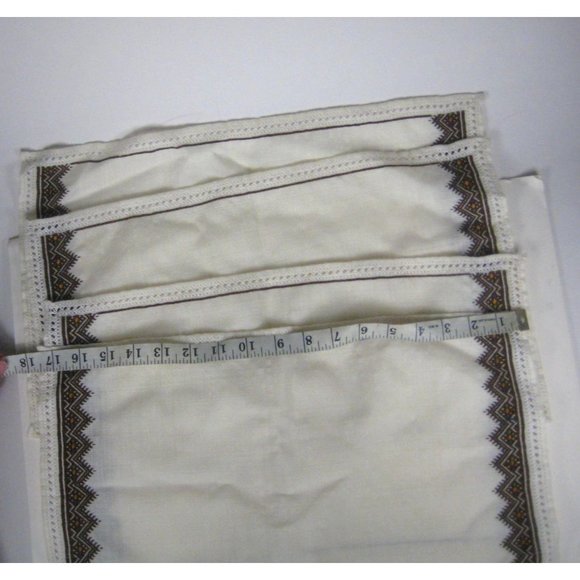 Set Of 4 Placemats Hand Stitched Polyester 11 x 18 in Openwork - Picture 4 of 9